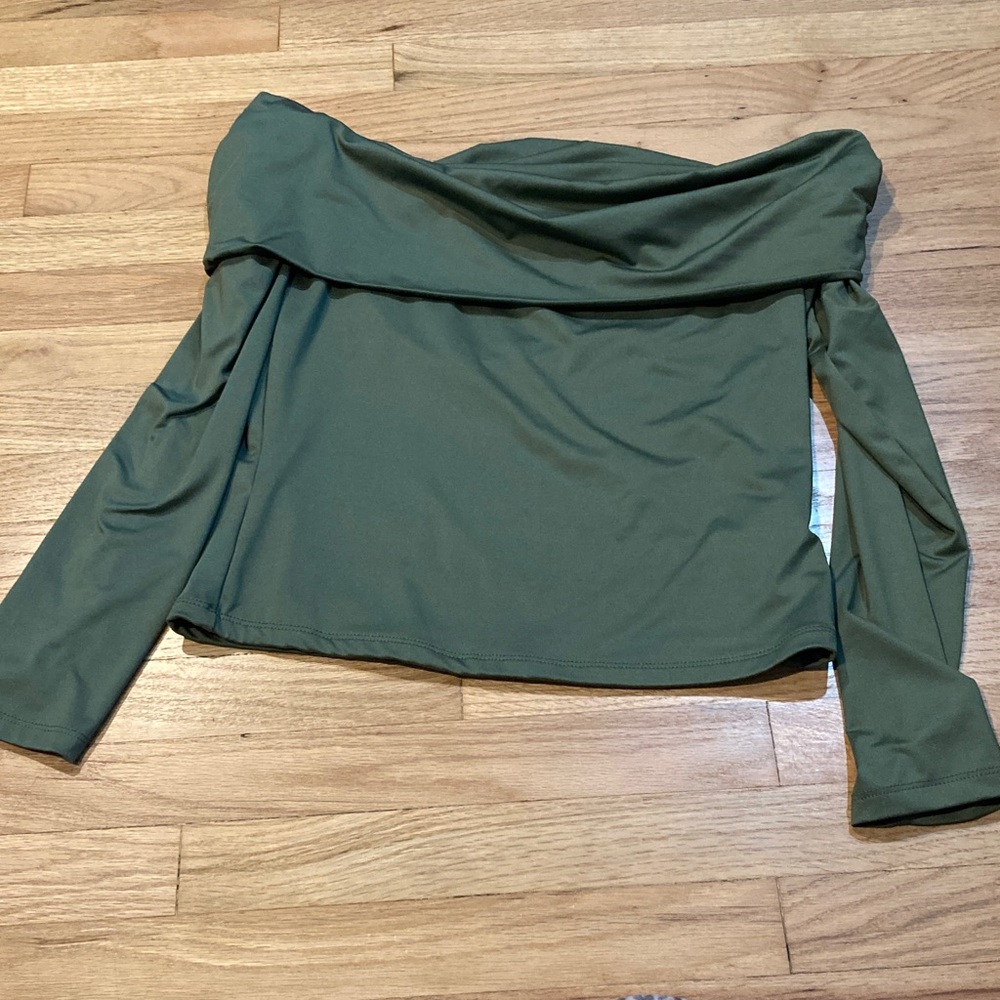 Almost Famous Green Off-Shoulder Blouse